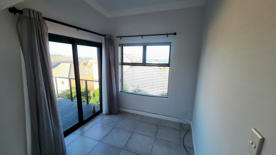 4 Bedroom Property for Sale in Hartenbos Heuwels Western Cape
